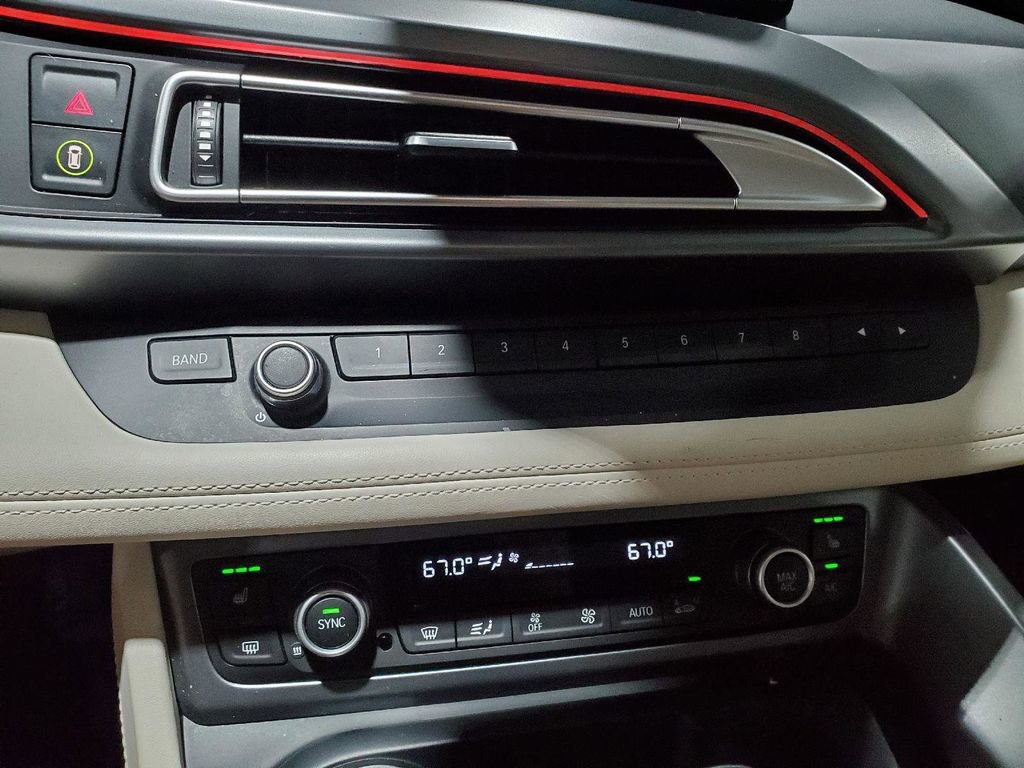 Used 2016 BMW i8 image 32