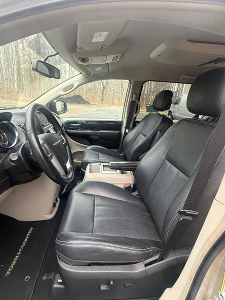 Used 2012 Chrysler Town & Country Touring w/ Entertainment Group #1 image 26