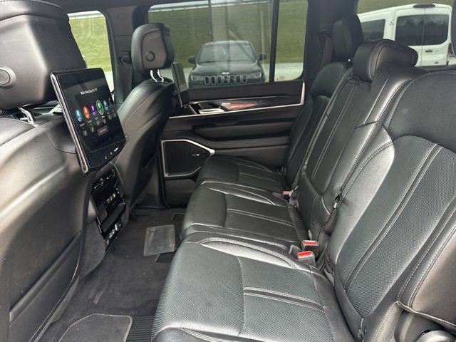 Used 2024 Jeep Wagoneer 4WD w/ Premium Group I image 6