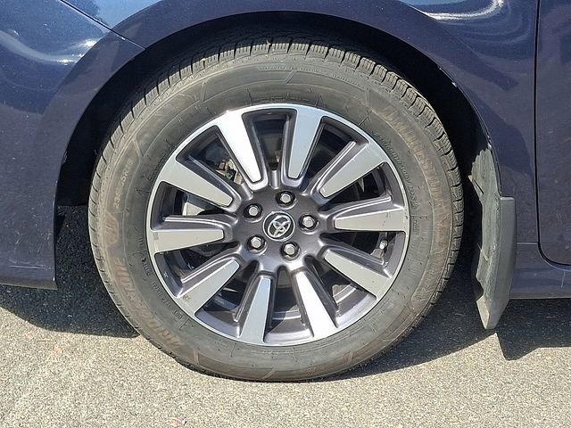 Used 2019 Toyota Sienna XLE w/ XLE Navigation Package AWD/4WD image 8