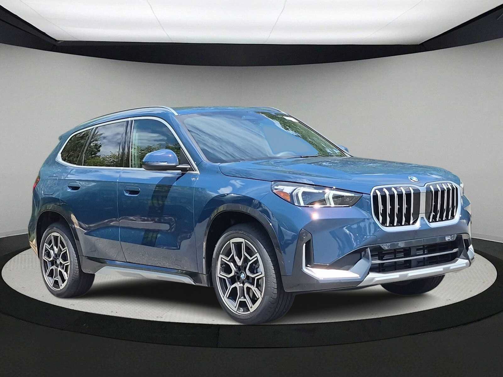 New 2027 BMW X1 xDrive28i AWD/4WD image 2