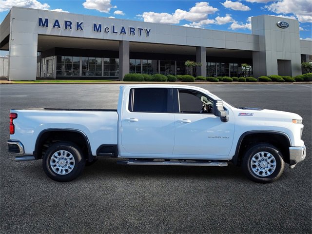 Used 2024 Chevrolet Silverado 2500 LT image 2