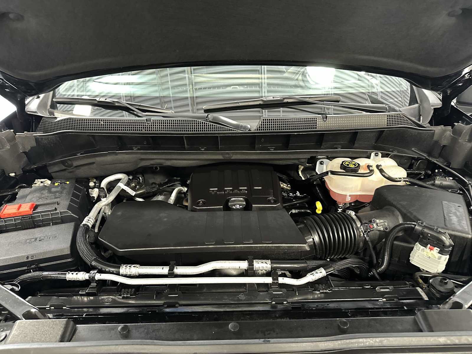 Used 2023 Chevrolet Silverado 1500 LT AWD/4WD image 15