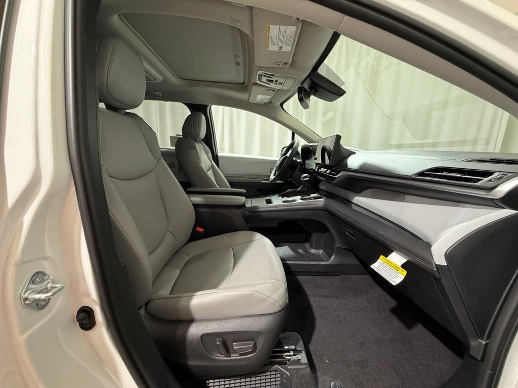 New 2026 Toyota Sienna XLE FWD image 26