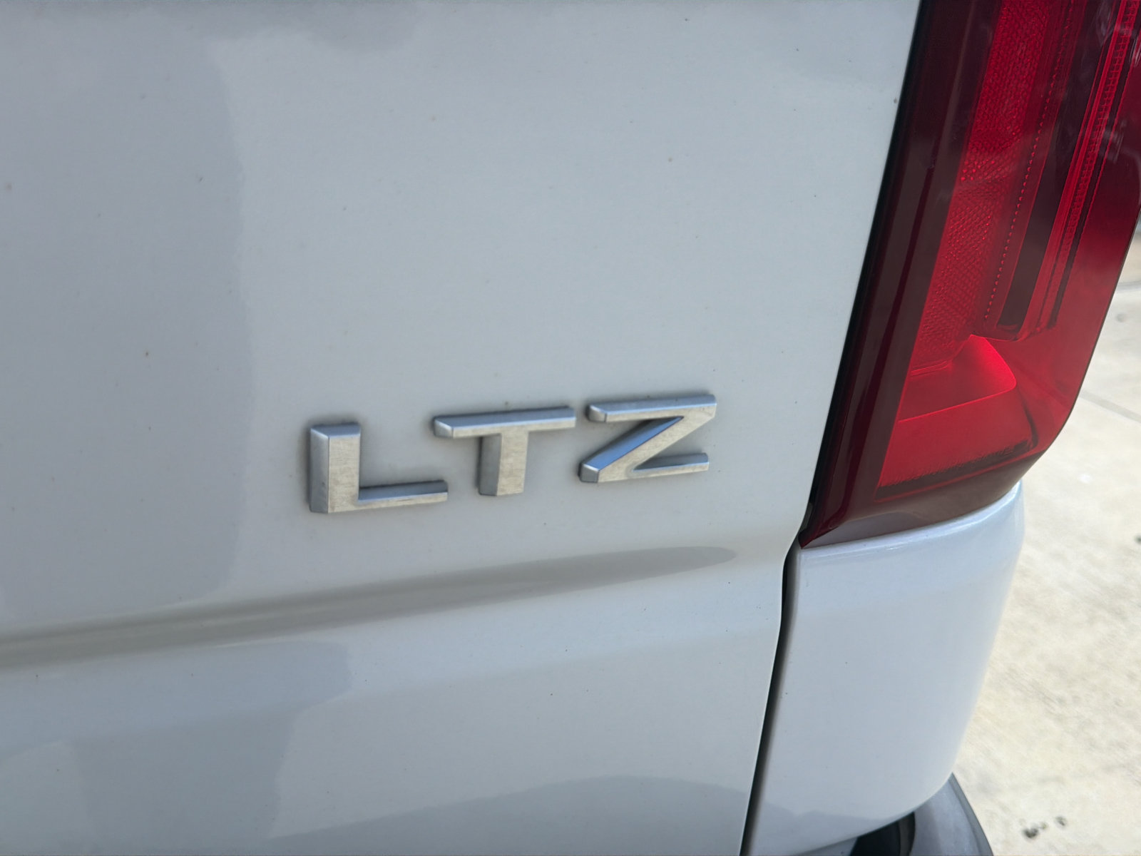 Used 2019 Chevrolet Silverado 1500 LTZ AWD/4WD image 27