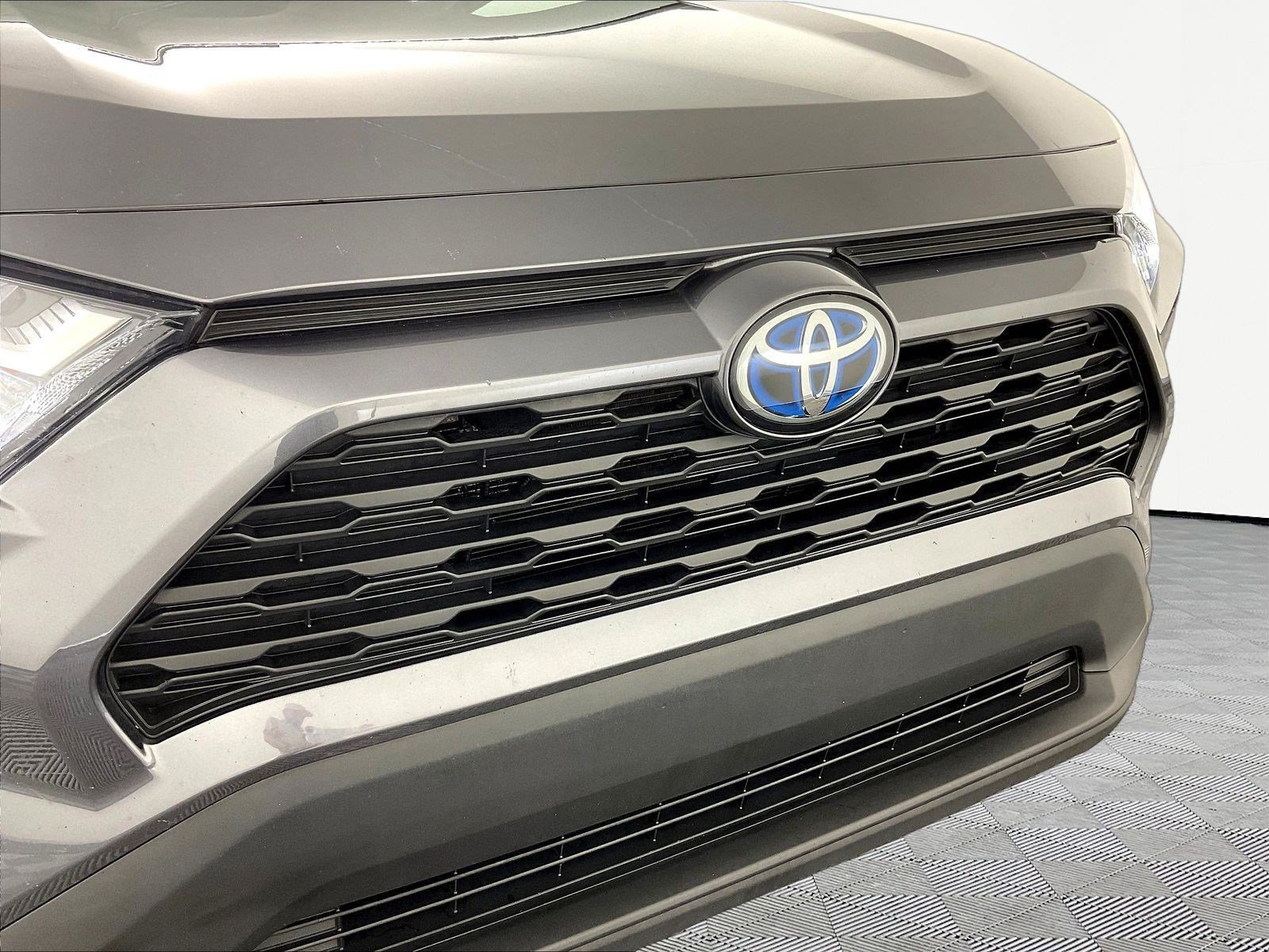 Used 2024 Toyota RAV4 LE AWD/4WD image 32