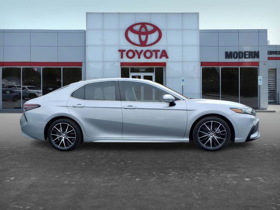 Certified 2022 Toyota Camry SE image 7