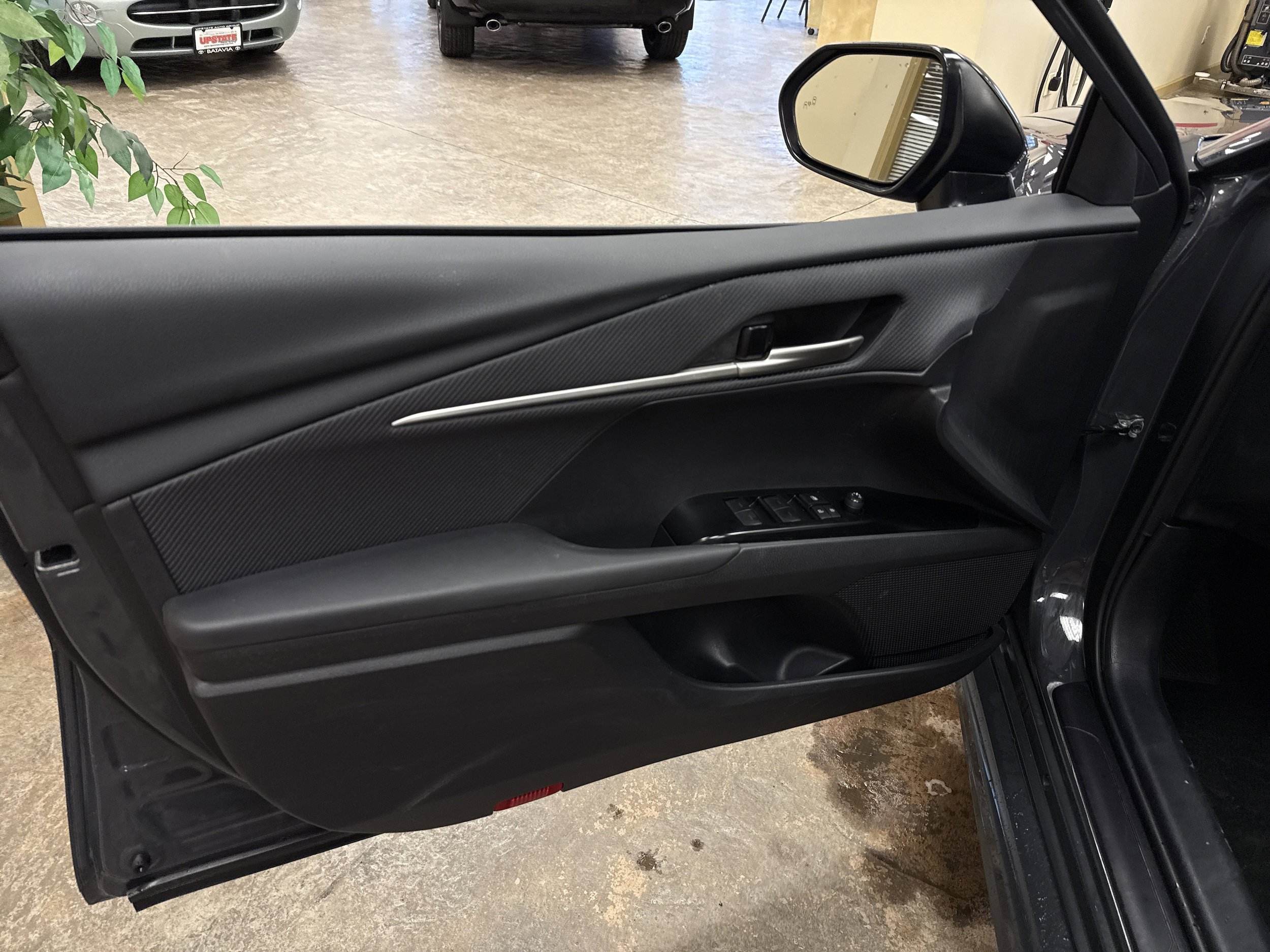 Used 2025 Toyota Camry SE w/ Convenience Package AWD/4WD image 30