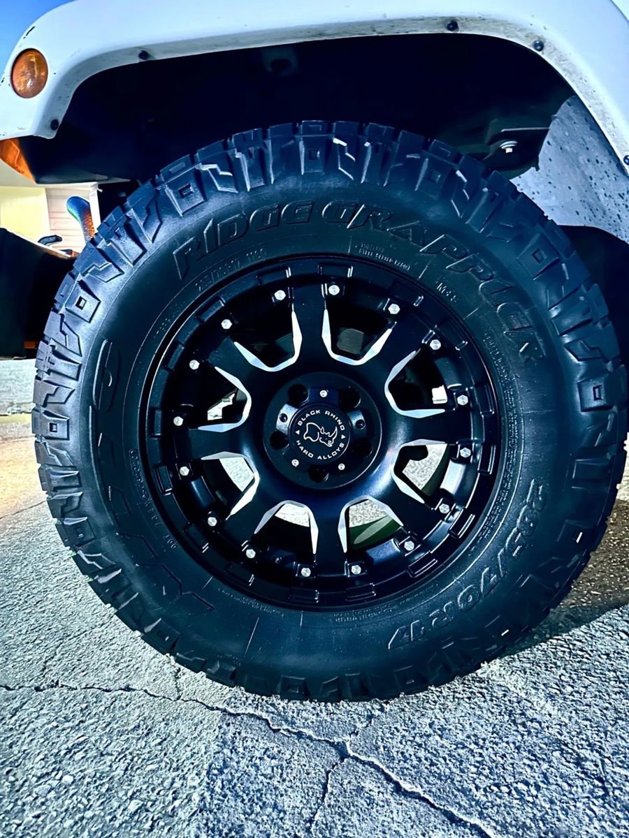 Used 2015 Jeep Wrangler Unlimited Sahara w/ Max Tow Package image 35