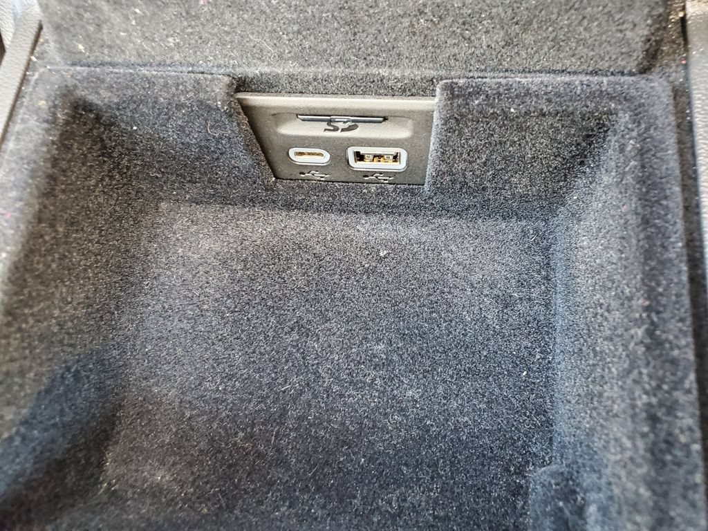 Used 2024 Cadillac XT5 Premium Luxury w/ LPO, Floor Liner Package AWD/4WD image 29