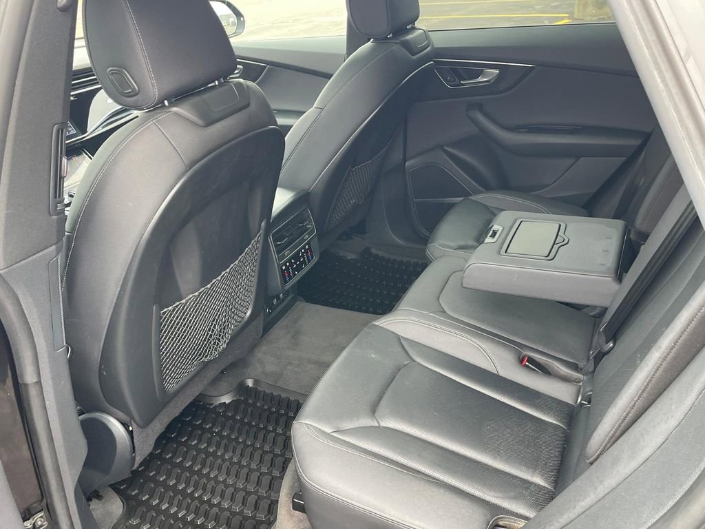 Used 2019 Audi Q8 Premium Plus w/ Premium Plus image 14