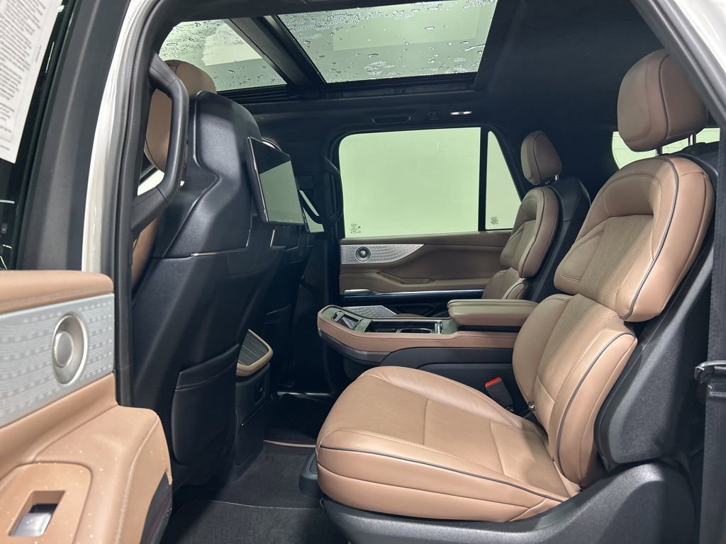 Used 2025 Lincoln Navigator L Black Label image 29