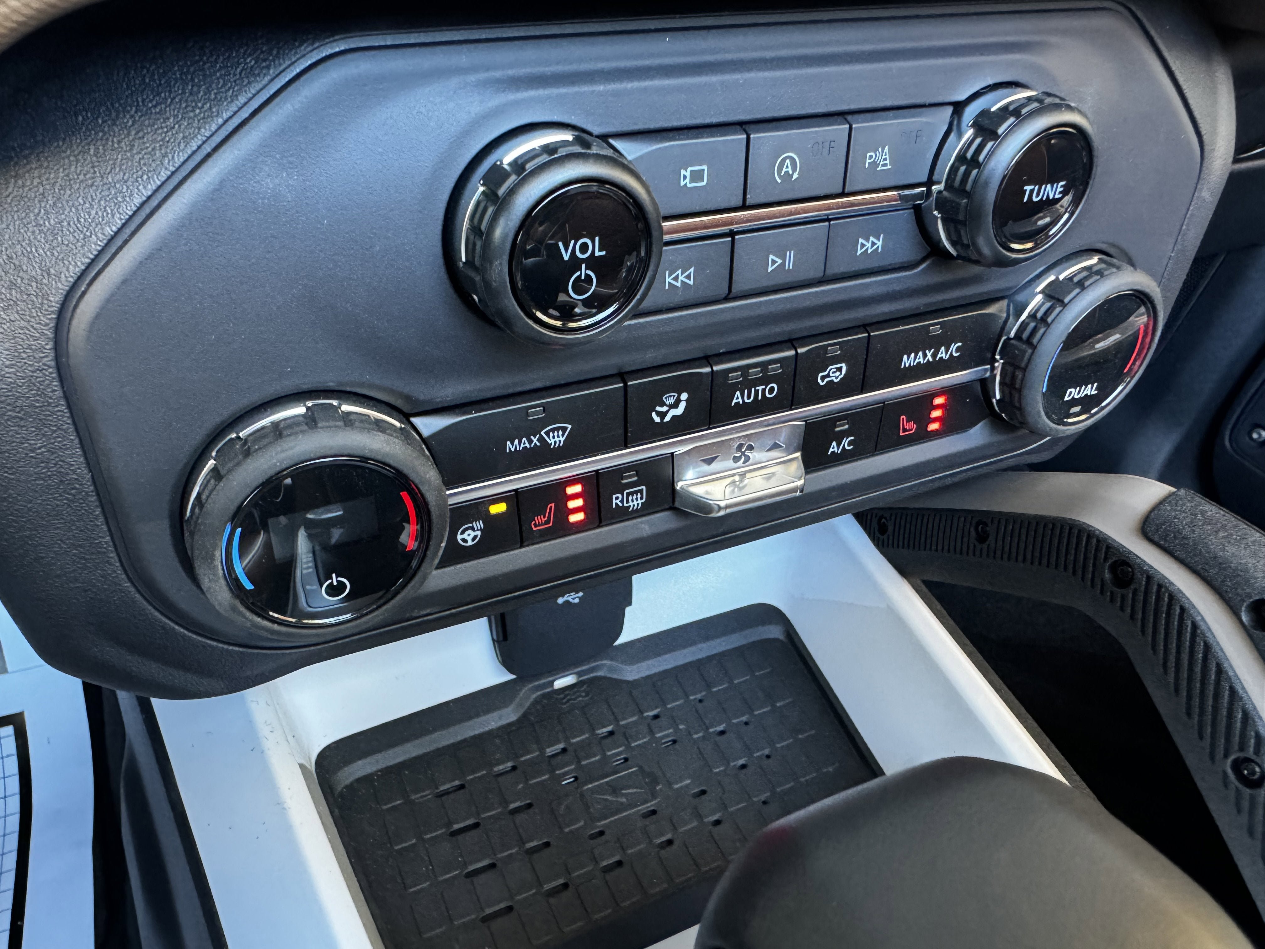 Used 2024 Ford Bronco Outer Banks image 42