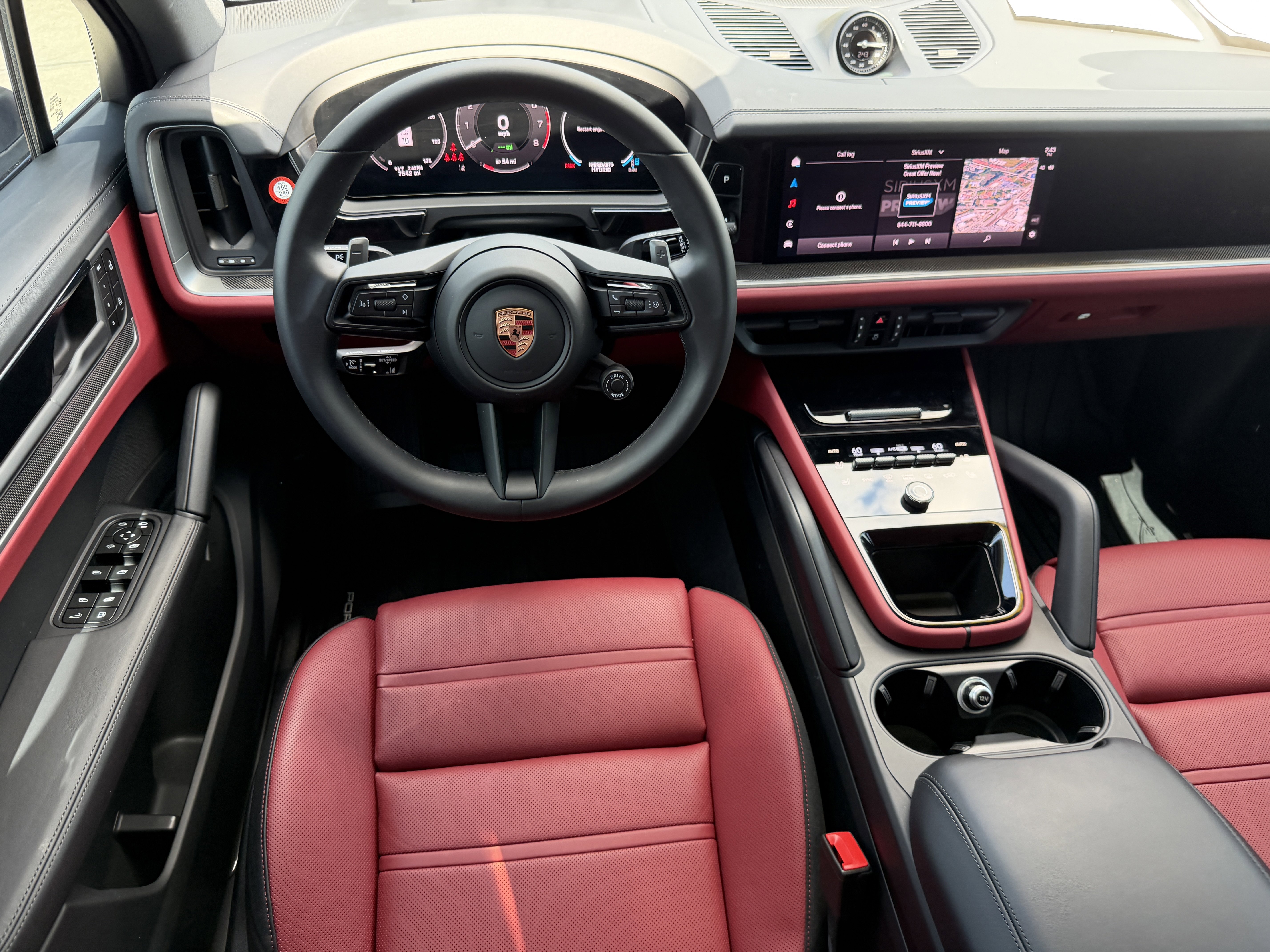 Used 2025 Porsche Cayenne E-Hybrid image 14