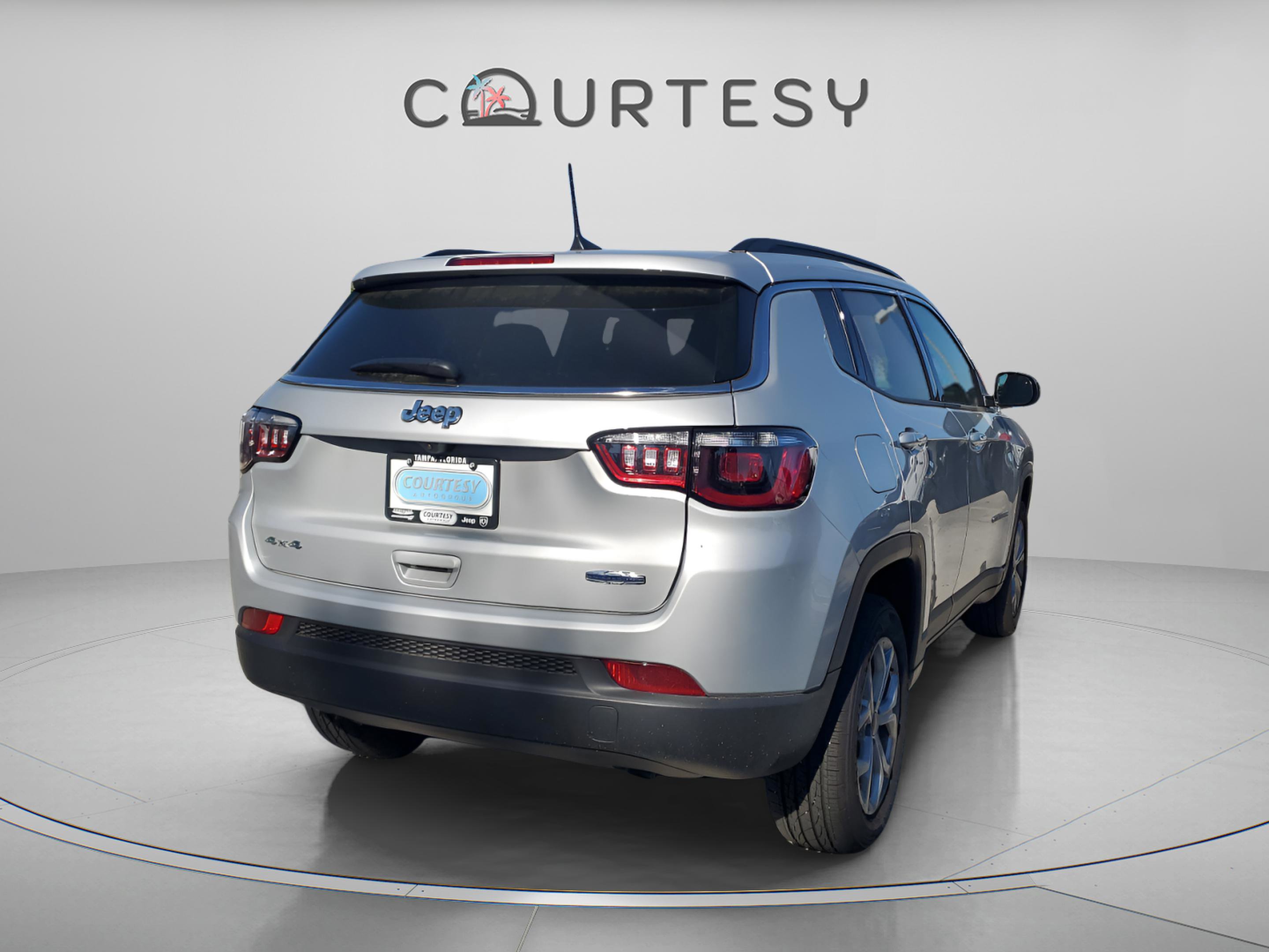 Certified 2026 Jeep Compass Latitude AWD/4WD image 3
