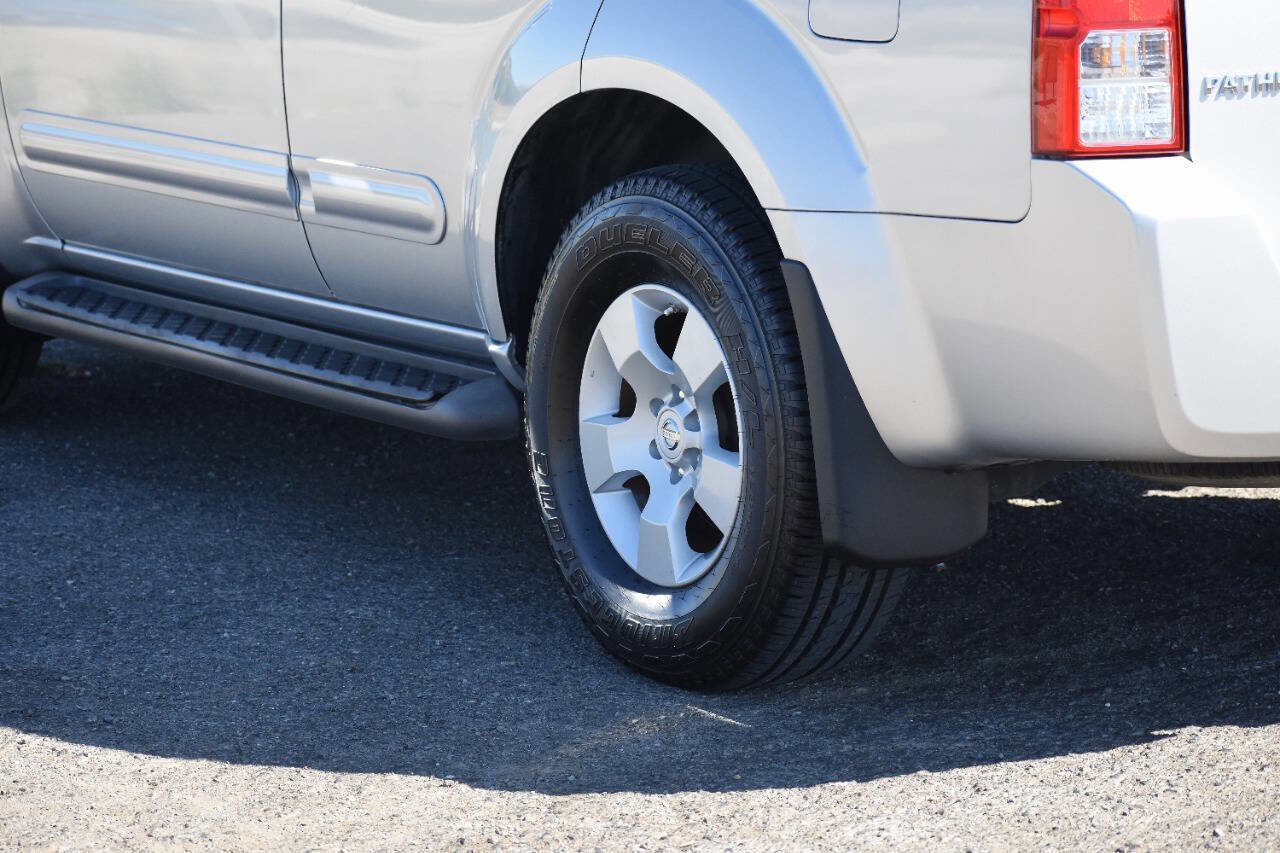 Used 2005 Nissan Pathfinder SE w/ (G01) SE Comfort Pkg image 20
