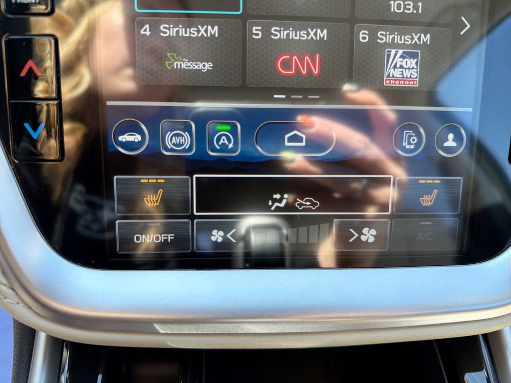 Used 2025 Subaru Outback Limited image 14