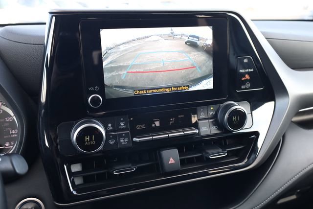 Used 2024 Toyota Highlander LE image 22