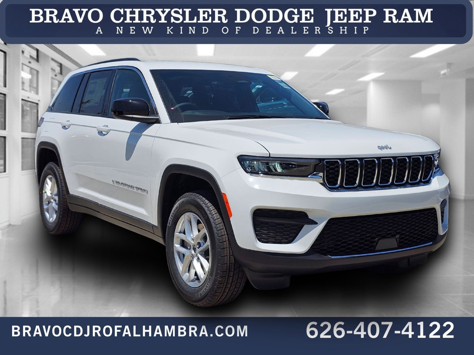 New 2026 Jeep Grand Cherokee Laredo RWD image 1