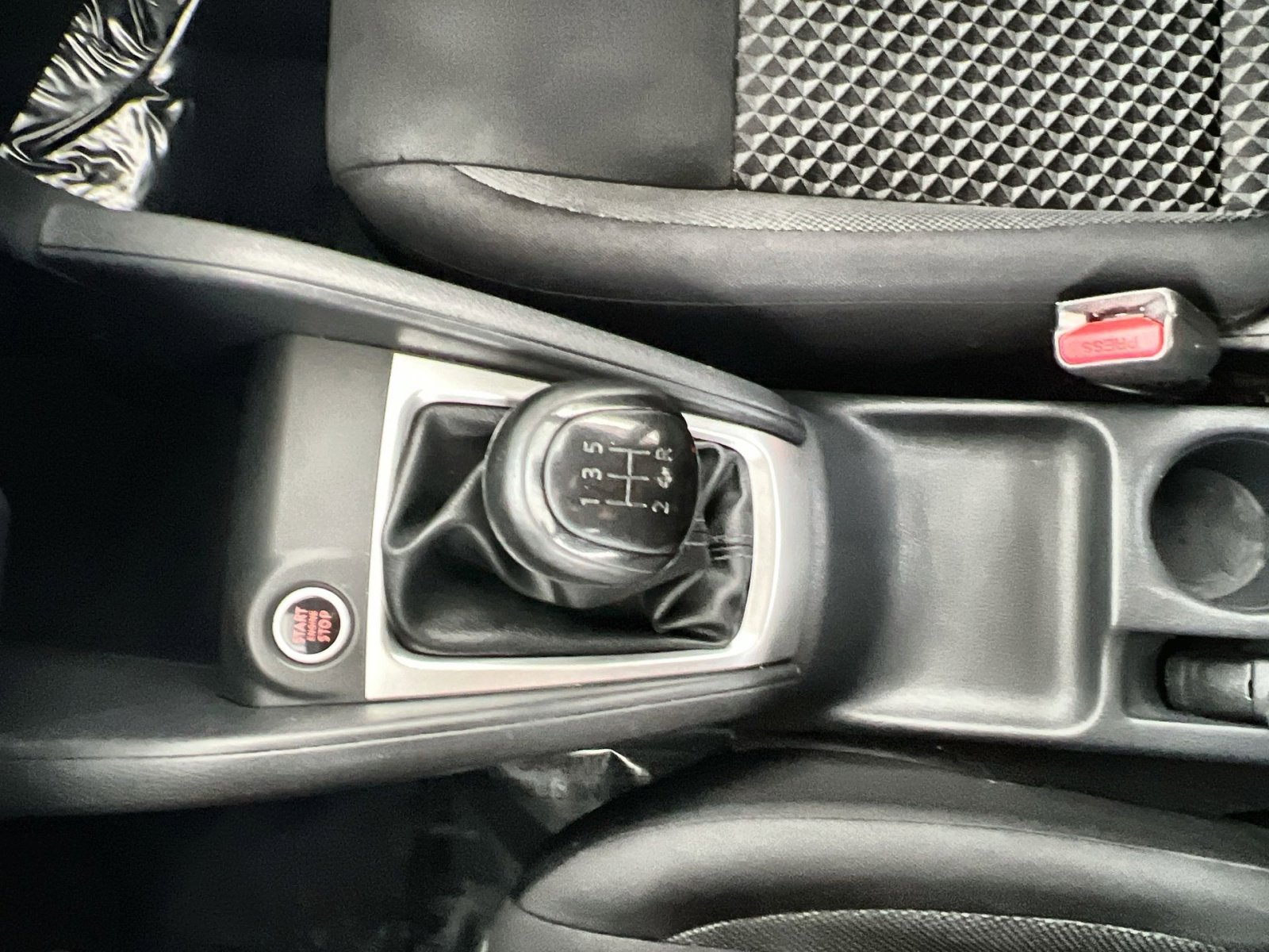 Used 2020 Nissan Versa S image 21