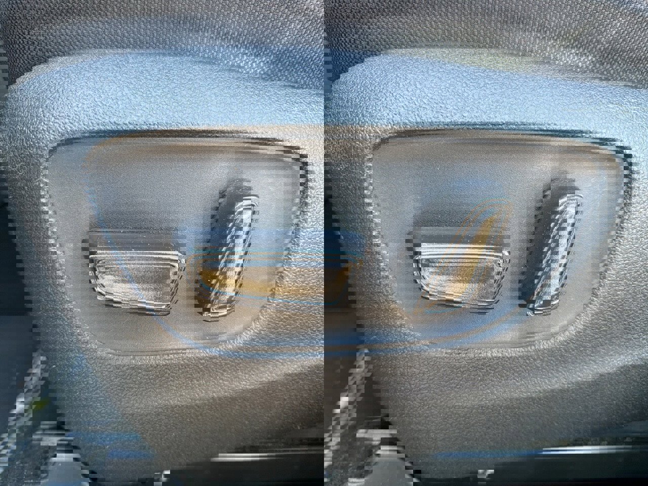 Used 2020 Toyota Highlander L image 11