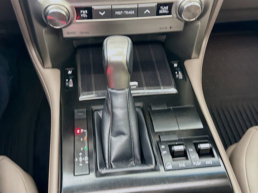 Used 2020 Lexus GX 460 Premium w/ Premium Package AWD/4WD image 18