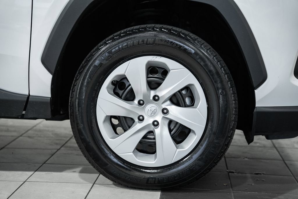 Used 2024 Toyota RAV4 LE image 15