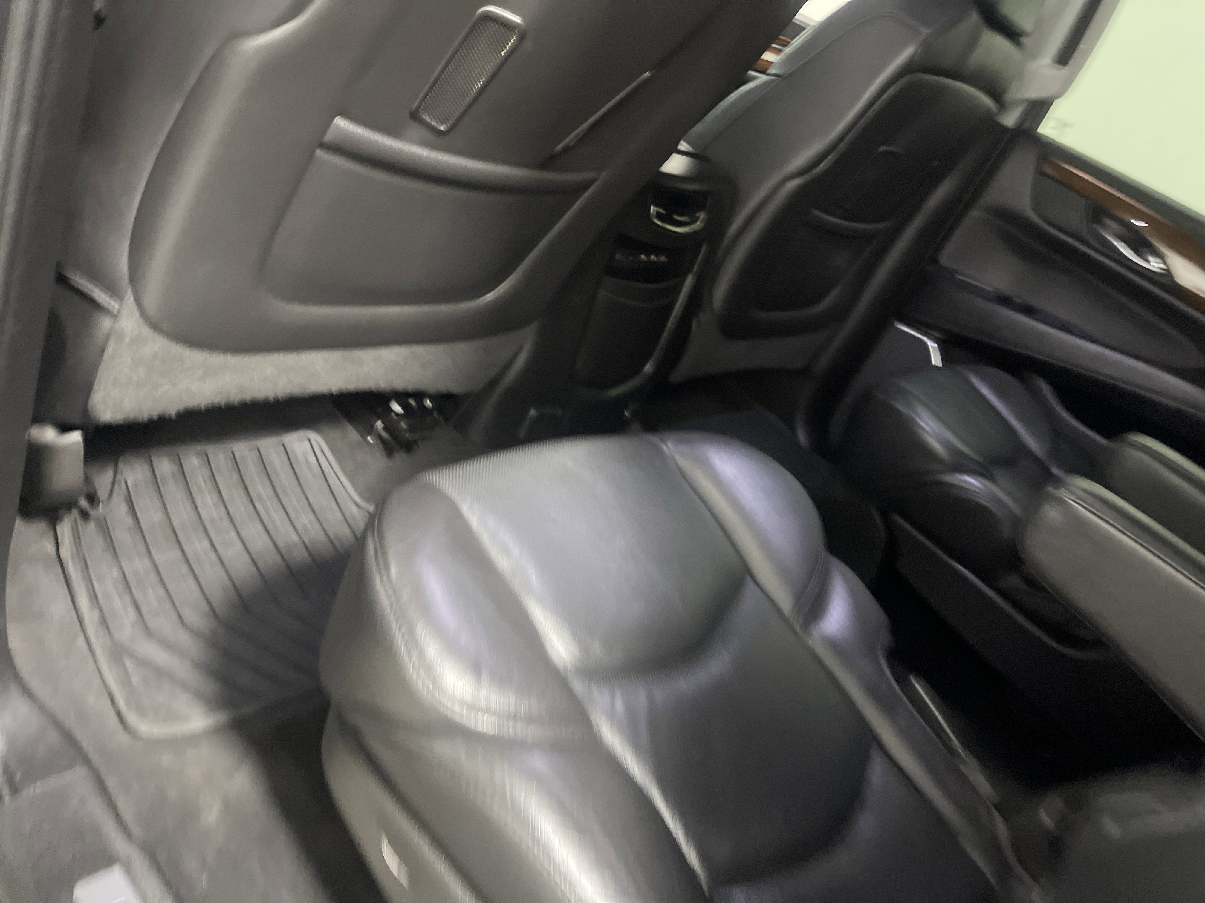 Used 2017 Cadillac Escalade ESV Premium Luxury image 17