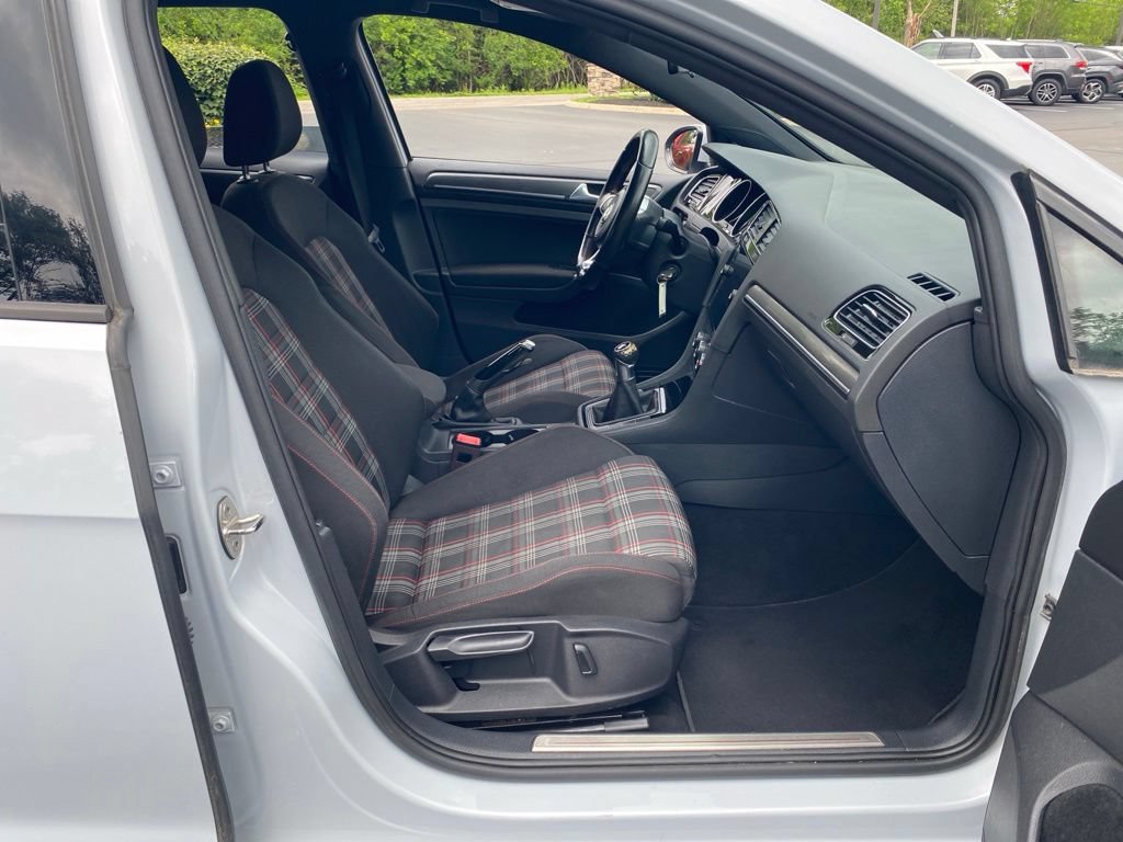 Used 2018 Volkswagen GTI S FWD image 41