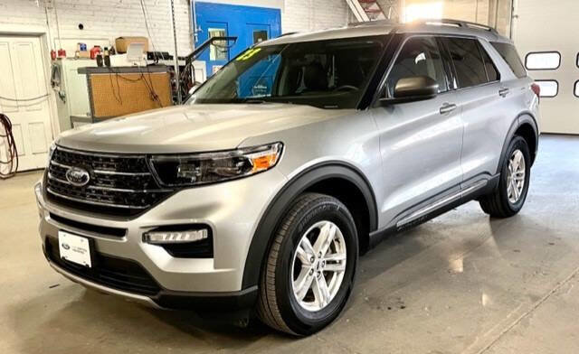 Certified 2023 Ford Explorer XLT w/ Equipment Group 202A image 1