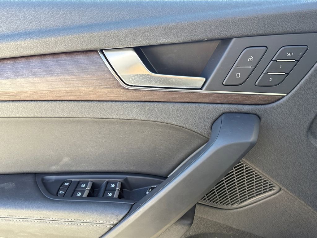 Used 2023 Audi Q5 2.0T Premium Plus w/ Premium Plus Package image 29