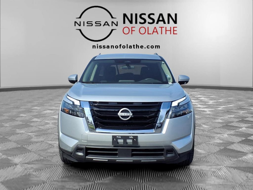 Certified 2025 Nissan Pathfinder SV image 34