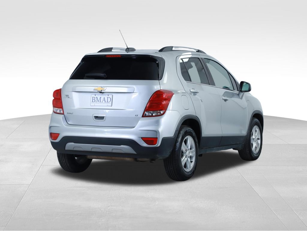 Used 2020 Chevrolet Trax LT w/ LT Convenience Package FWD image 12