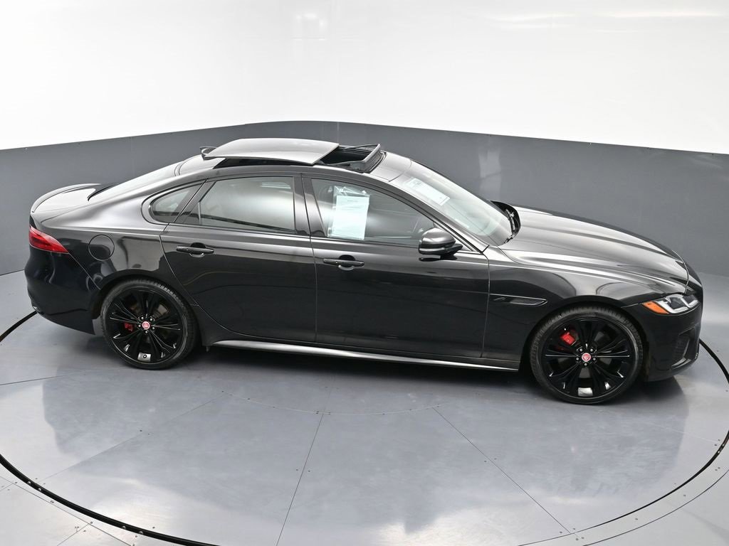 Used 2022 Jaguar XF R-Dynamic SE image 51