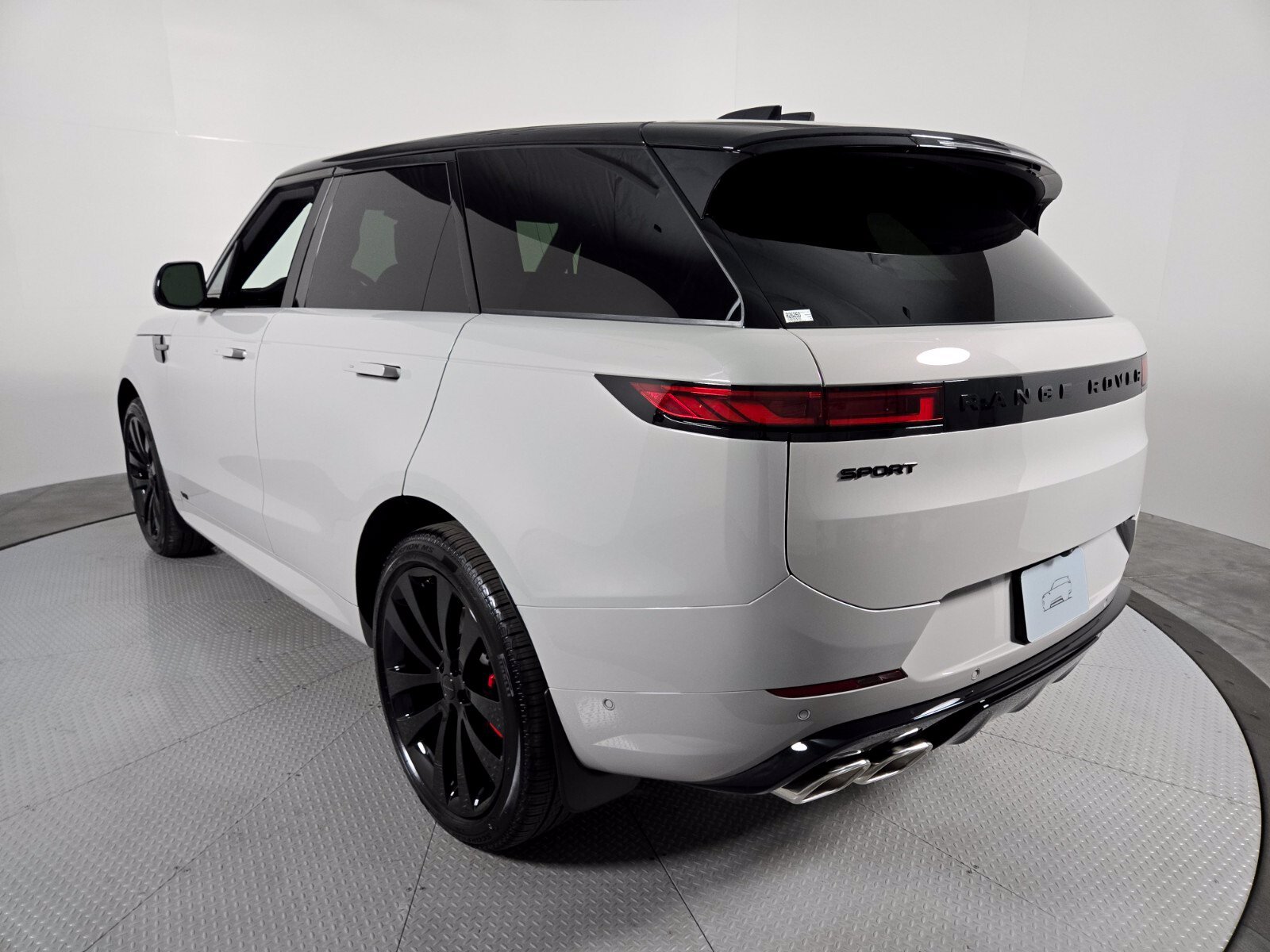 New 2026 Land Rover Range Rover Sport Dynamic SE AWD/4WD image 17