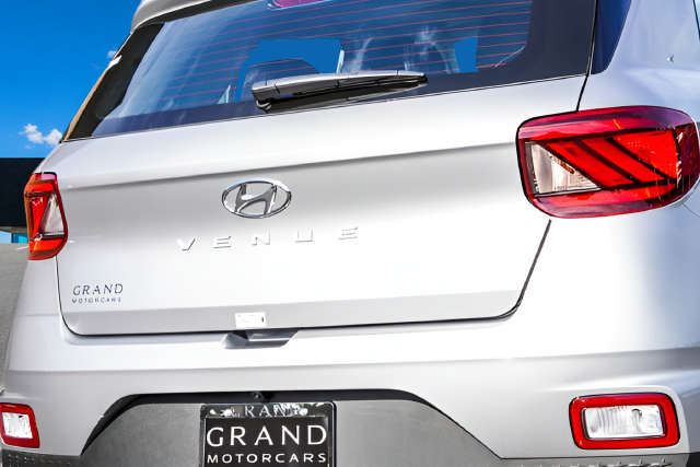 New 2026 Hyundai Venue SEL FWD image 43