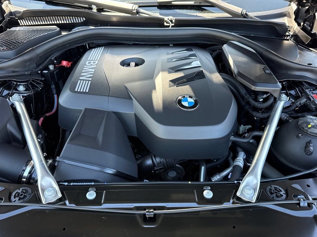 Used 2026 BMW 530i w/ Premium Package RWD image 33