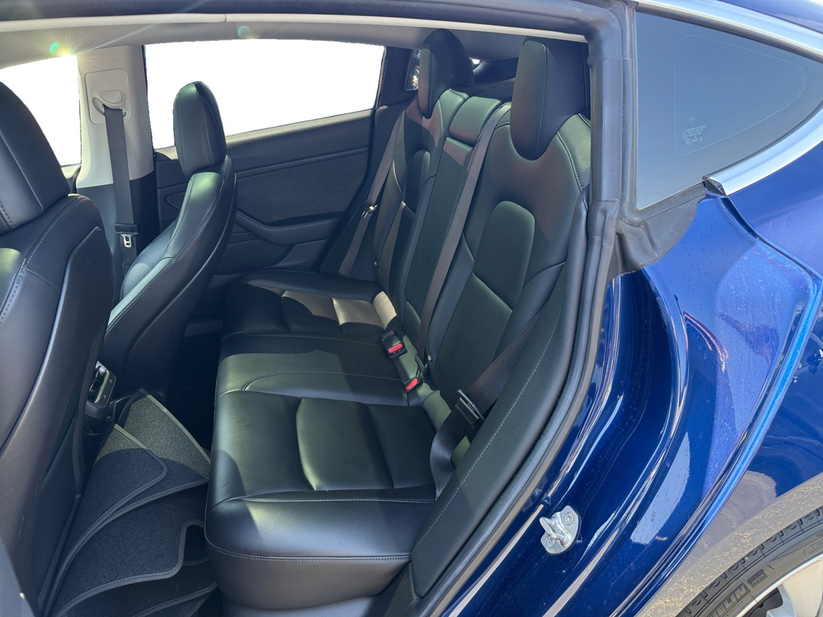 Used 2018 Tesla Model 3 Long Range RWD image 16