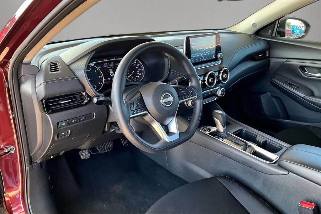 Used 2024 Nissan Sentra SV FWD image 16