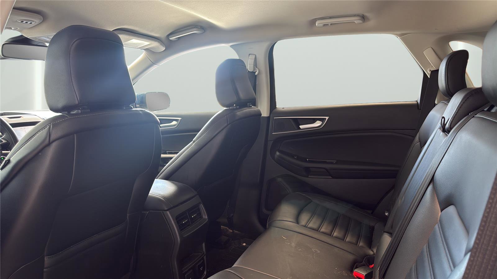 Used 2020 Ford Edge SEL w/ Convenience Package image 16