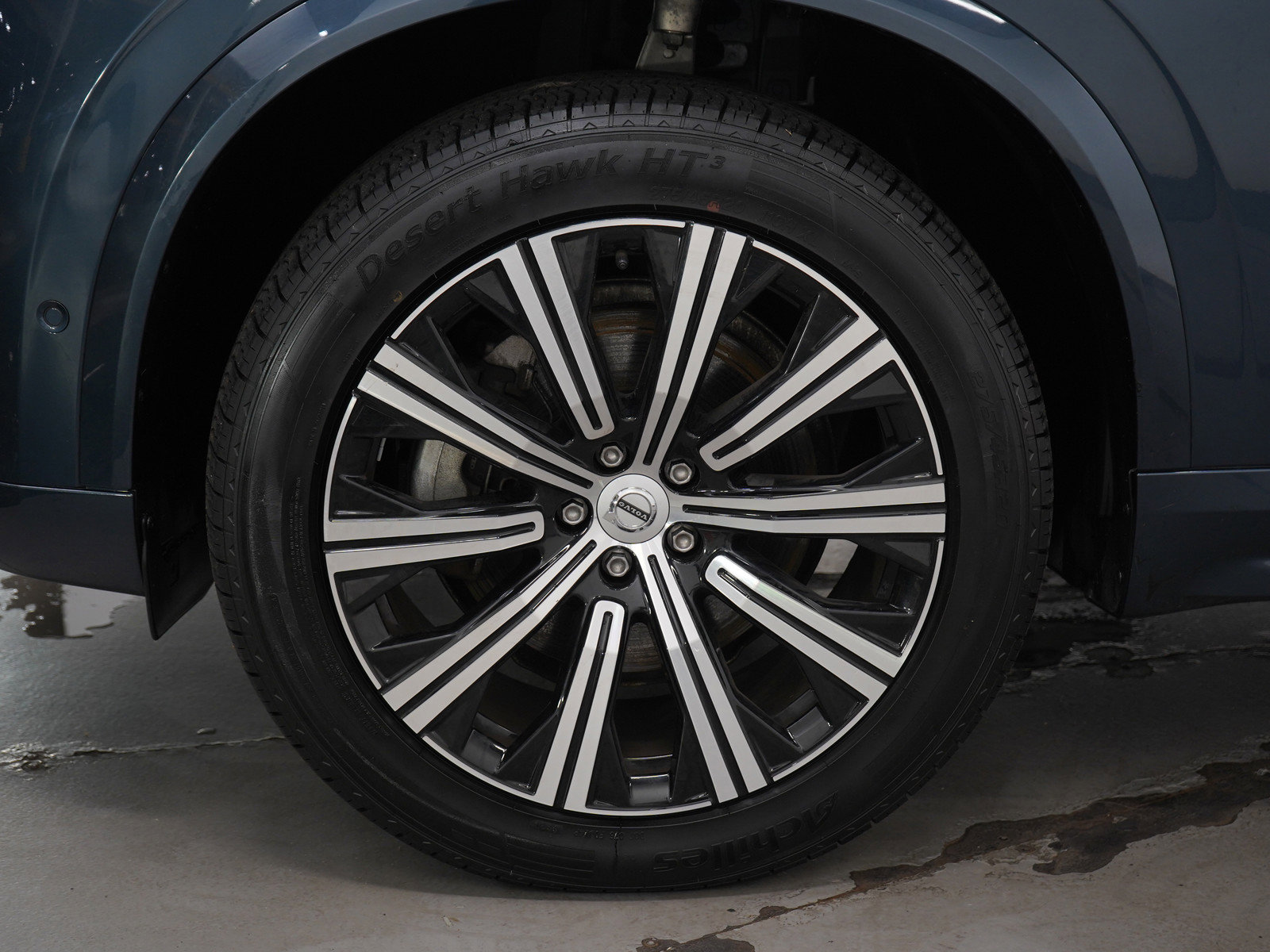 Used 2023 Volvo XC90 B6 Plus image 30