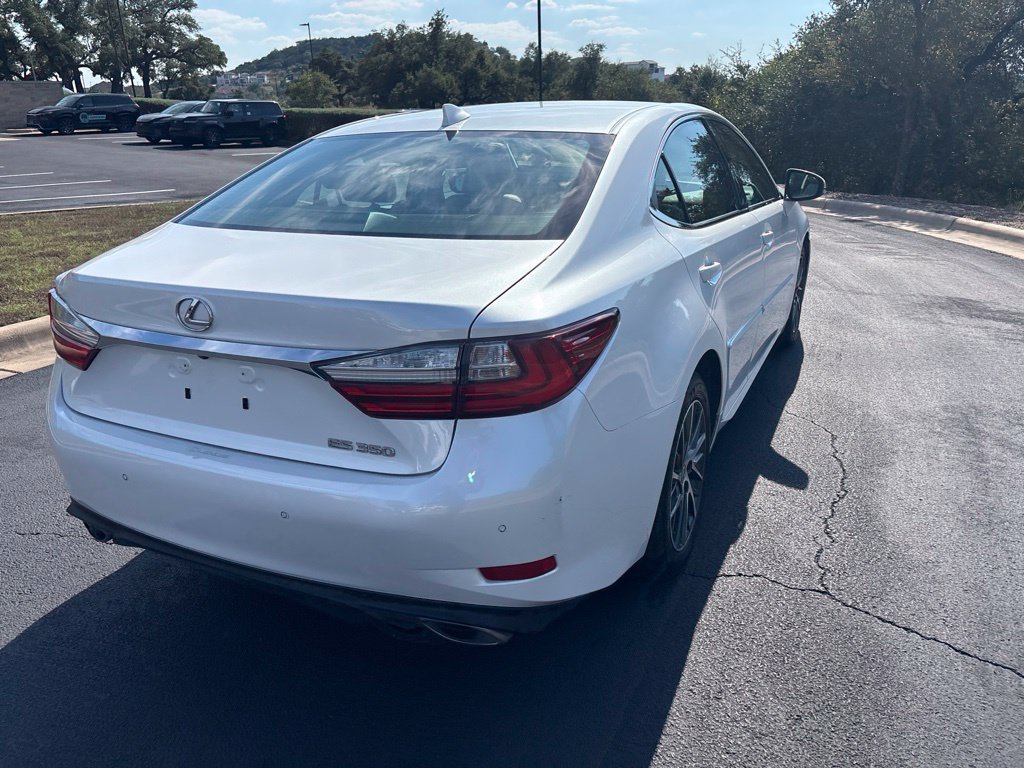 Used 2017 Lexus ES 350 w/ Luxury Package FWD image 5