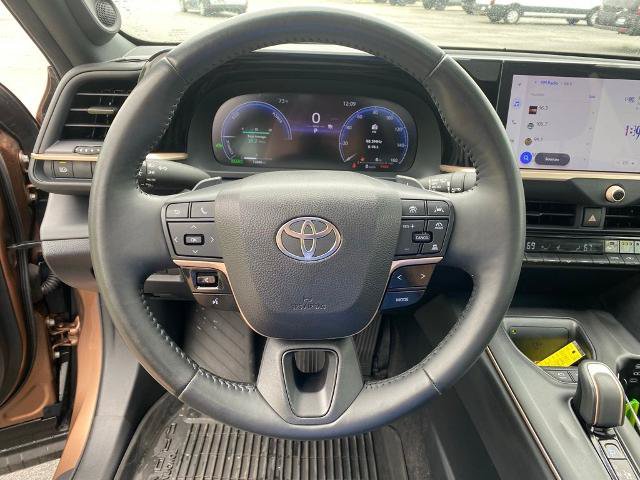 Used 2023 Toyota Crown Platinum AWD/4WD image 18