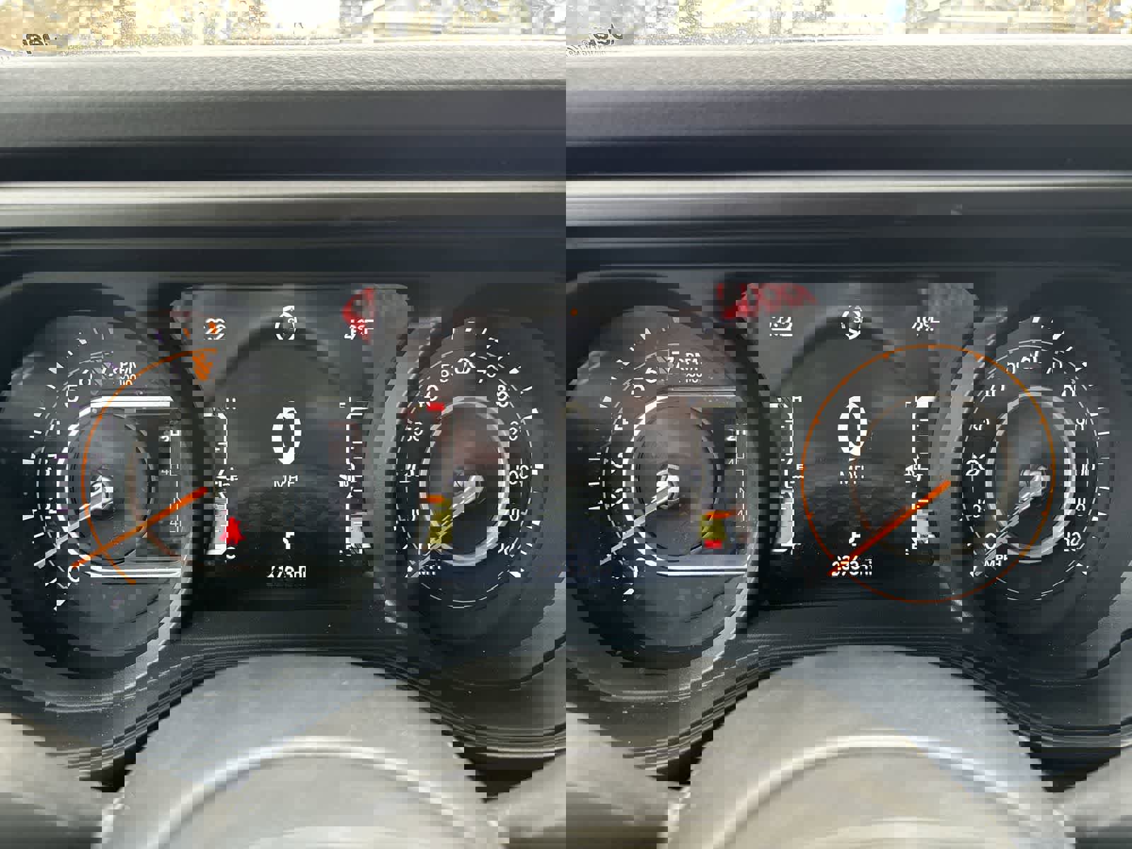 Used 2024 Jeep Gladiator Rubicon w/ Technology Group image 10