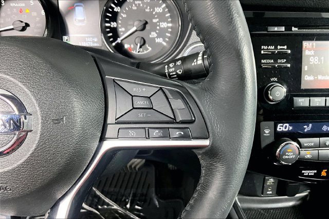 Used 2017 Nissan Rogue SV FWD image 20