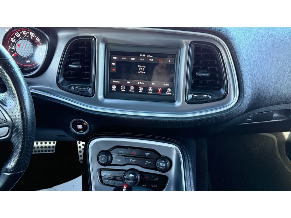 Used 2022 Dodge Challenger SXT w/ Driver Convenience Group image 15