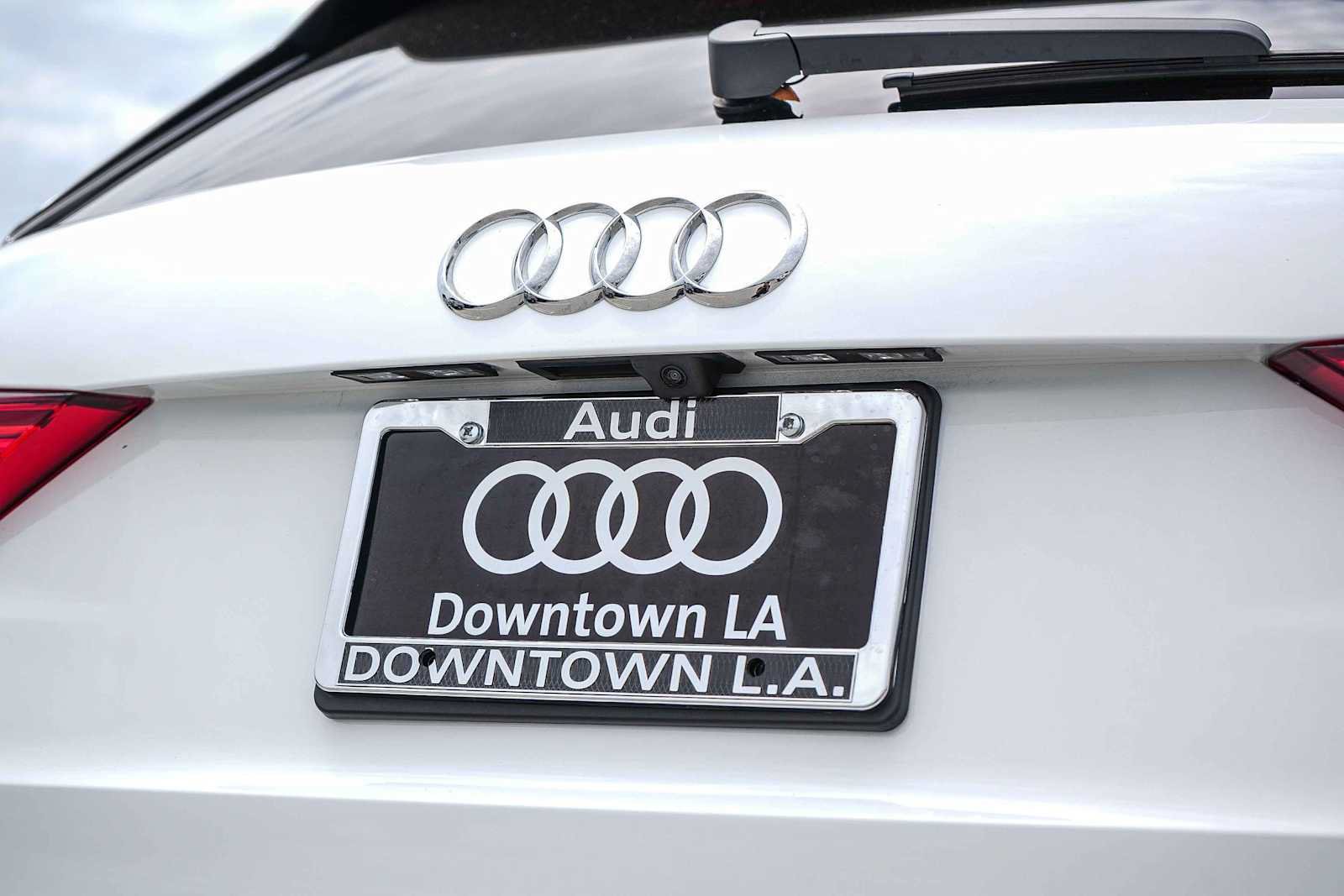 Used 2025 Audi Q3 2.0T Premium w/ Convenience Package AWD/4WD image 12