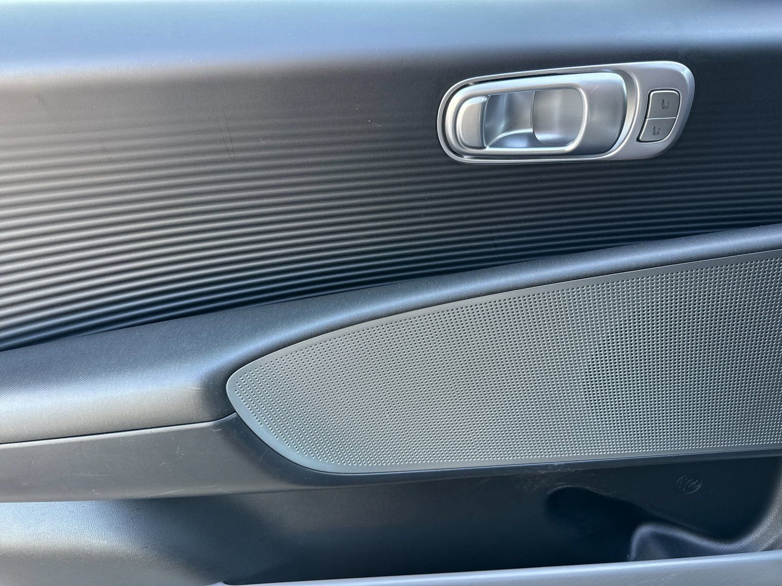 Used 2024 Hyundai Ioniq 6 Limited image 11