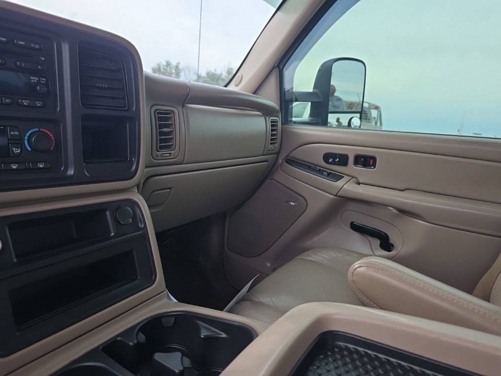 Used 2006 Chevrolet Silverado 3500 LT w/ Heavy-Duty Power Package AWD/4WD image 15