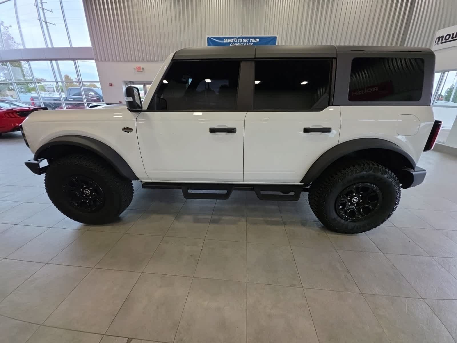 Used 2024 Ford Bronco Wildtrak AWD/4WD image 12